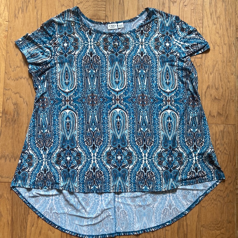 Womens size 22/24W top from Cato